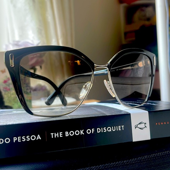 Prada black oversized cat eye sunglasses - Picture 1 of 5